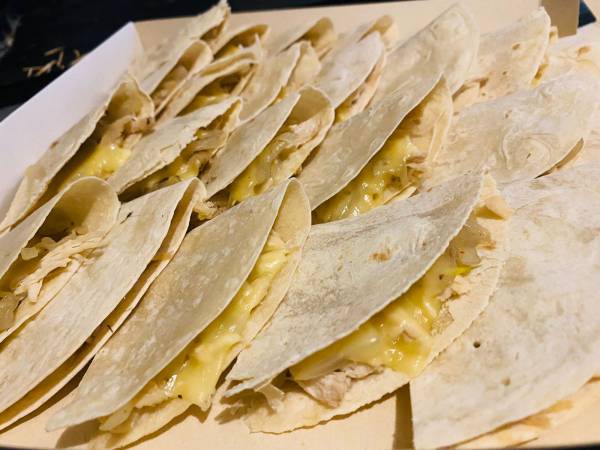 Quesadillas de carne/pollo